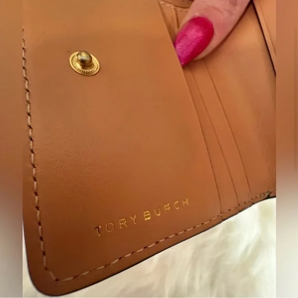 Tory Burch McGraw Color block Leather Bifold Wallet NWOT ⚜️ - Picture 3 of 6